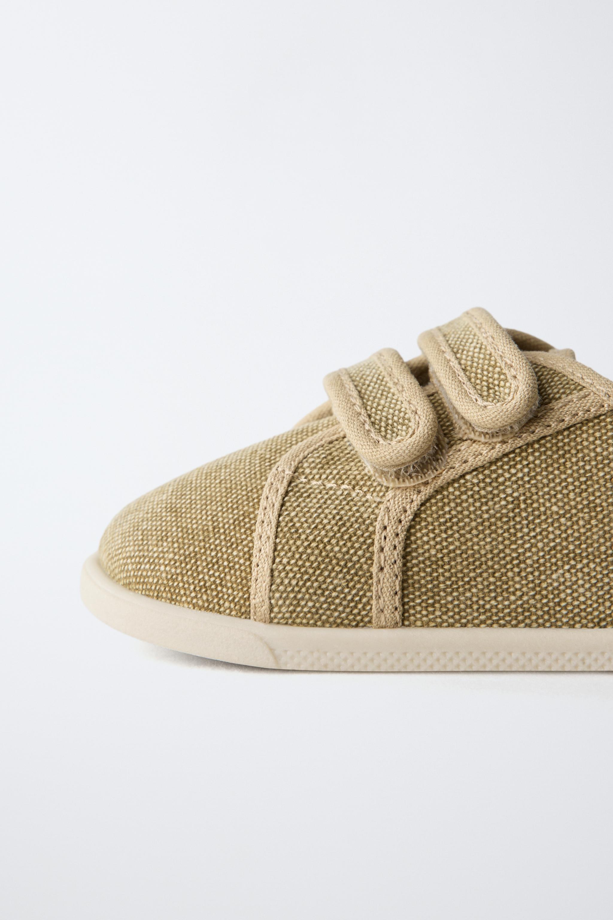 TENNIS TEXTILE BAREFOOT